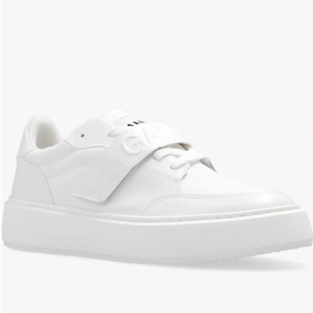NWOB Ganni logo-patch low-top sneakers in White